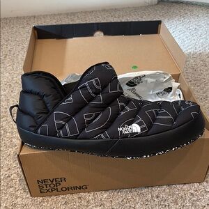 Brand new North Face Mens Black Quilted winter boots